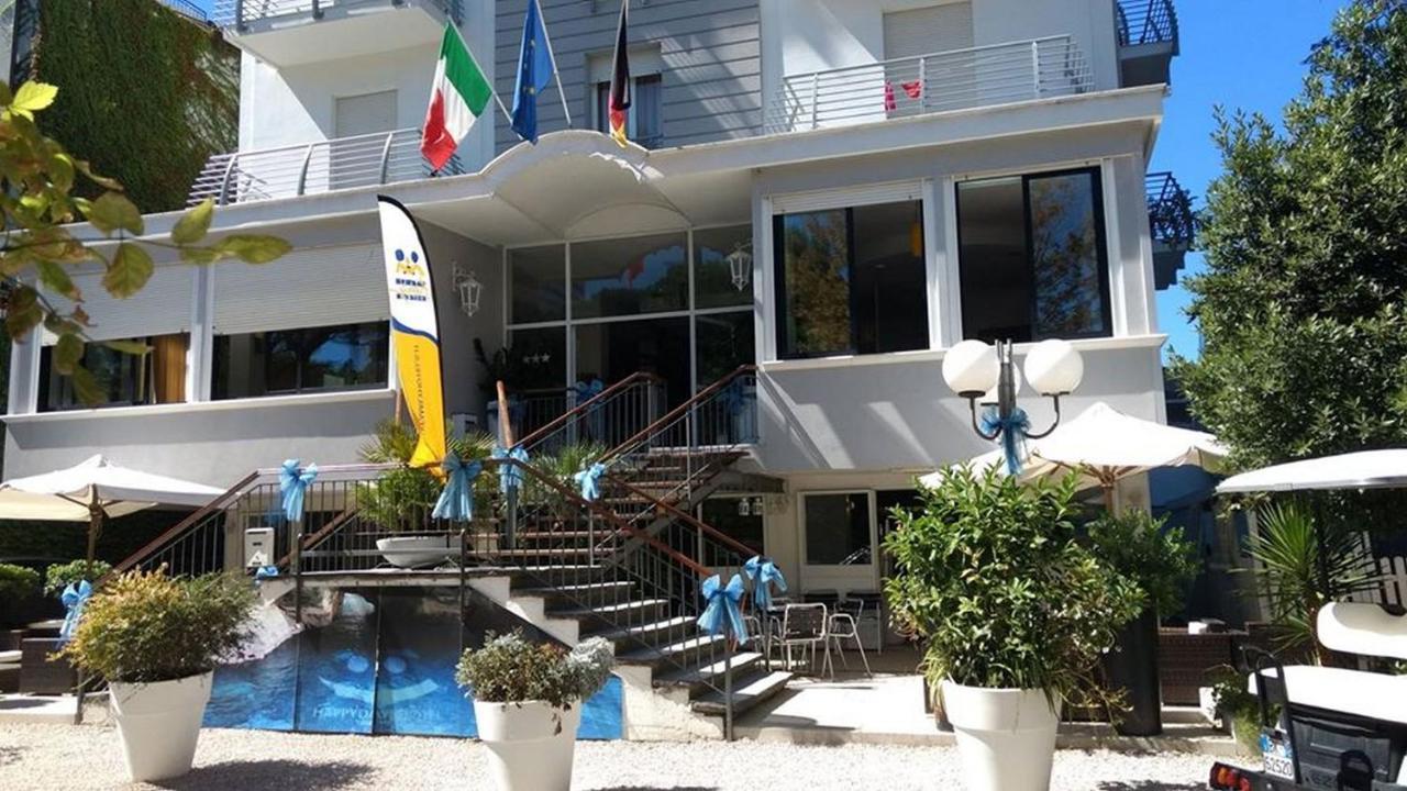 Hotel New Castle チェゼナーティコ エクステリア 写真
