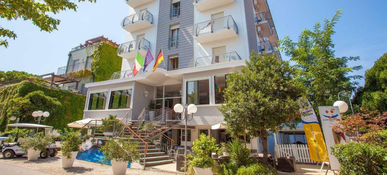Hotel New Castle チェゼナーティコ エクステリア 写真
